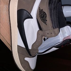 Travis Scott Jordan 1